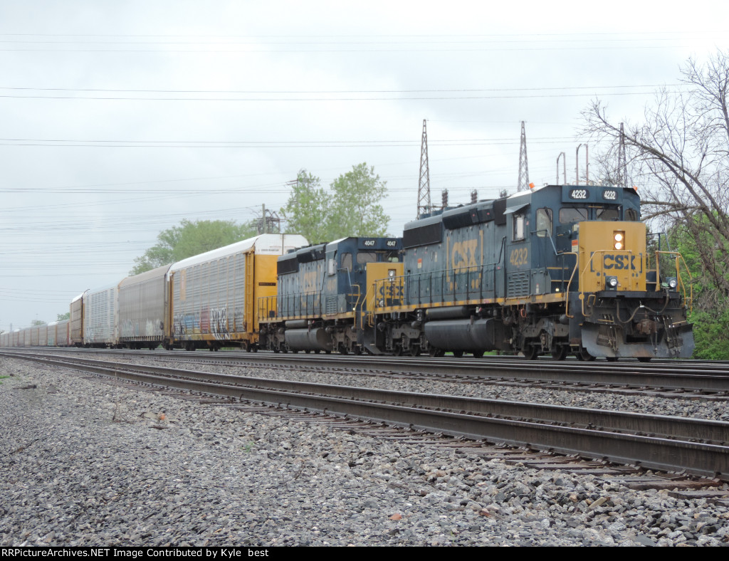 CSX 4232 on L032